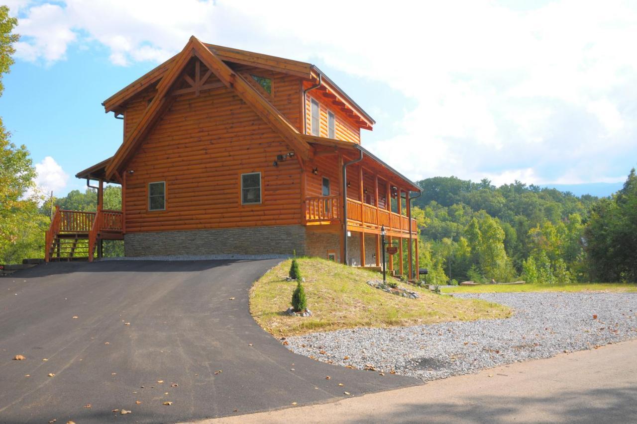 Ridge View Lodge Nature And Mountain View - Hot Tub - Firepit - Yard - Games Gatlinburg Bagian luar foto