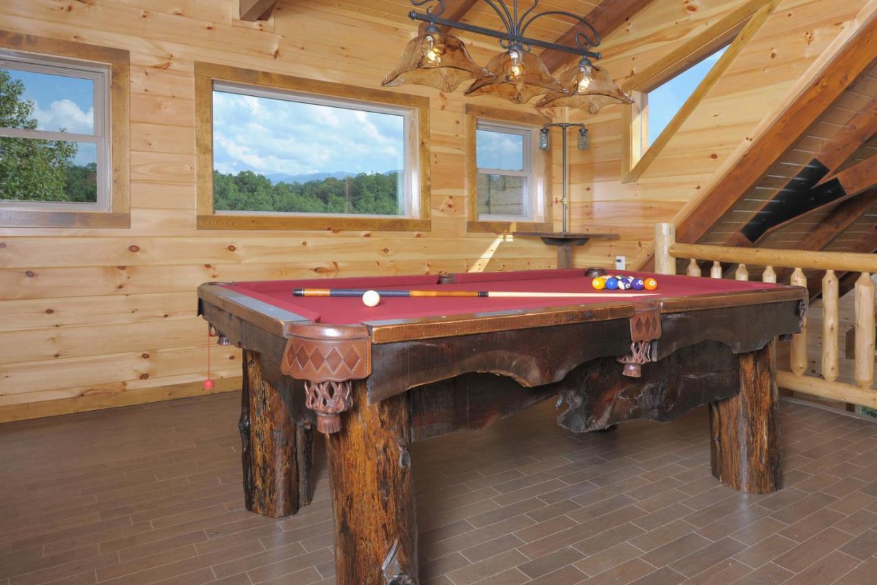 Ridge View Lodge Nature And Mountain View - Hot Tub - Firepit - Yard - Games Gatlinburg Bagian luar foto