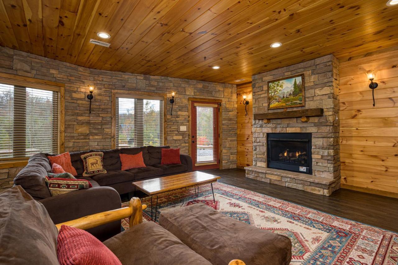 Ridge View Lodge Nature And Mountain View - Hot Tub - Firepit - Yard - Games Gatlinburg Bagian luar foto