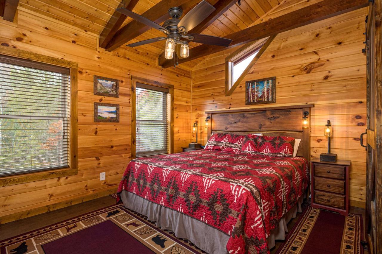 Ridge View Lodge Nature And Mountain View - Hot Tub - Firepit - Yard - Games Gatlinburg Bagian luar foto