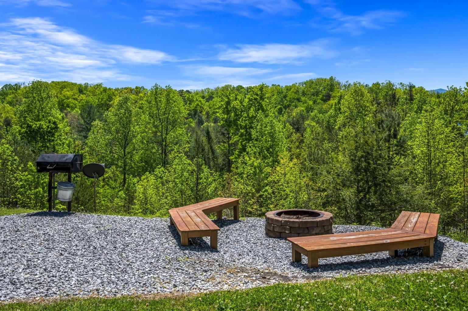 Ridge View Lodge Nature And Mountain View - Hot Tub - Firepit - Yard - Games Gatlinburg Bagian luar foto