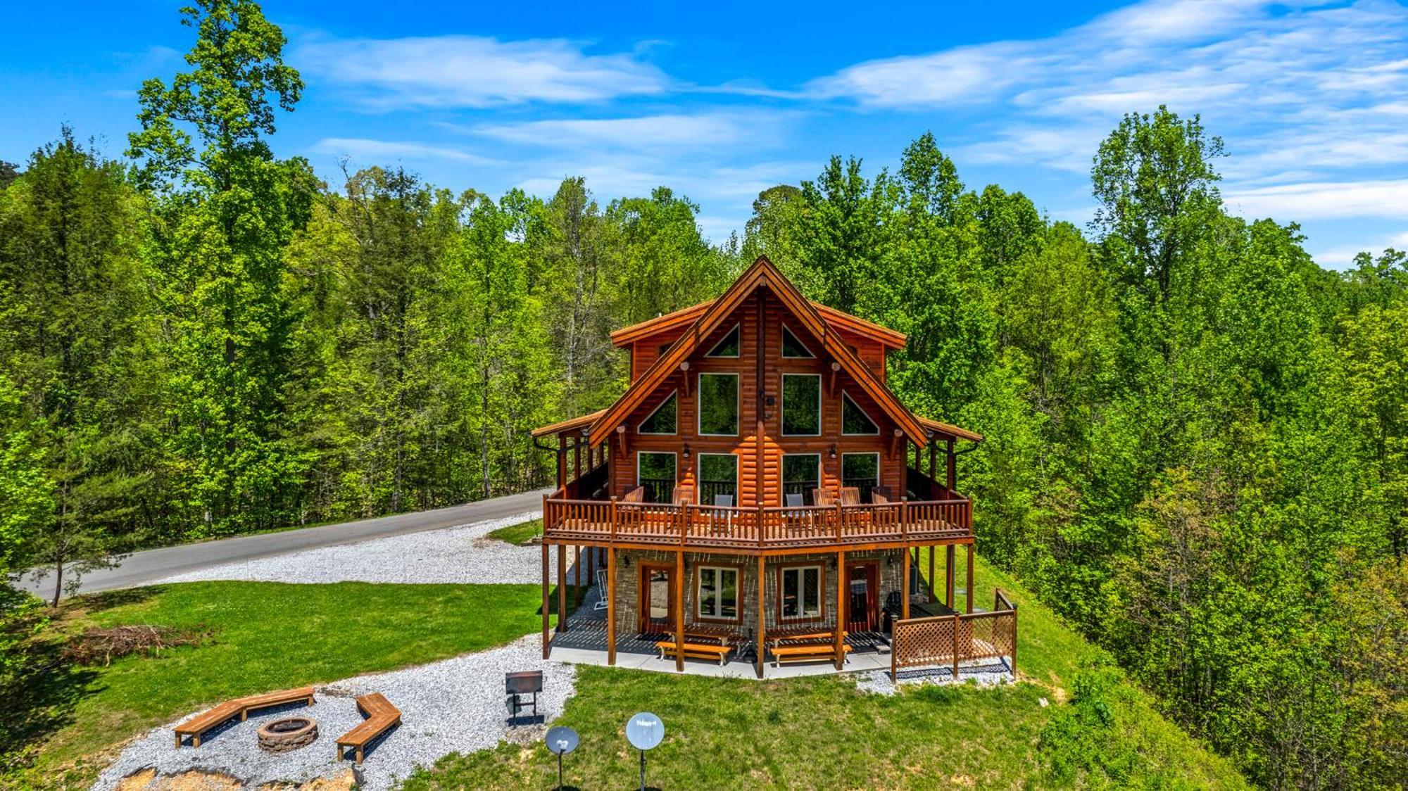 Ridge View Lodge Nature And Mountain View - Hot Tub - Firepit - Yard - Games Gatlinburg Bagian luar foto