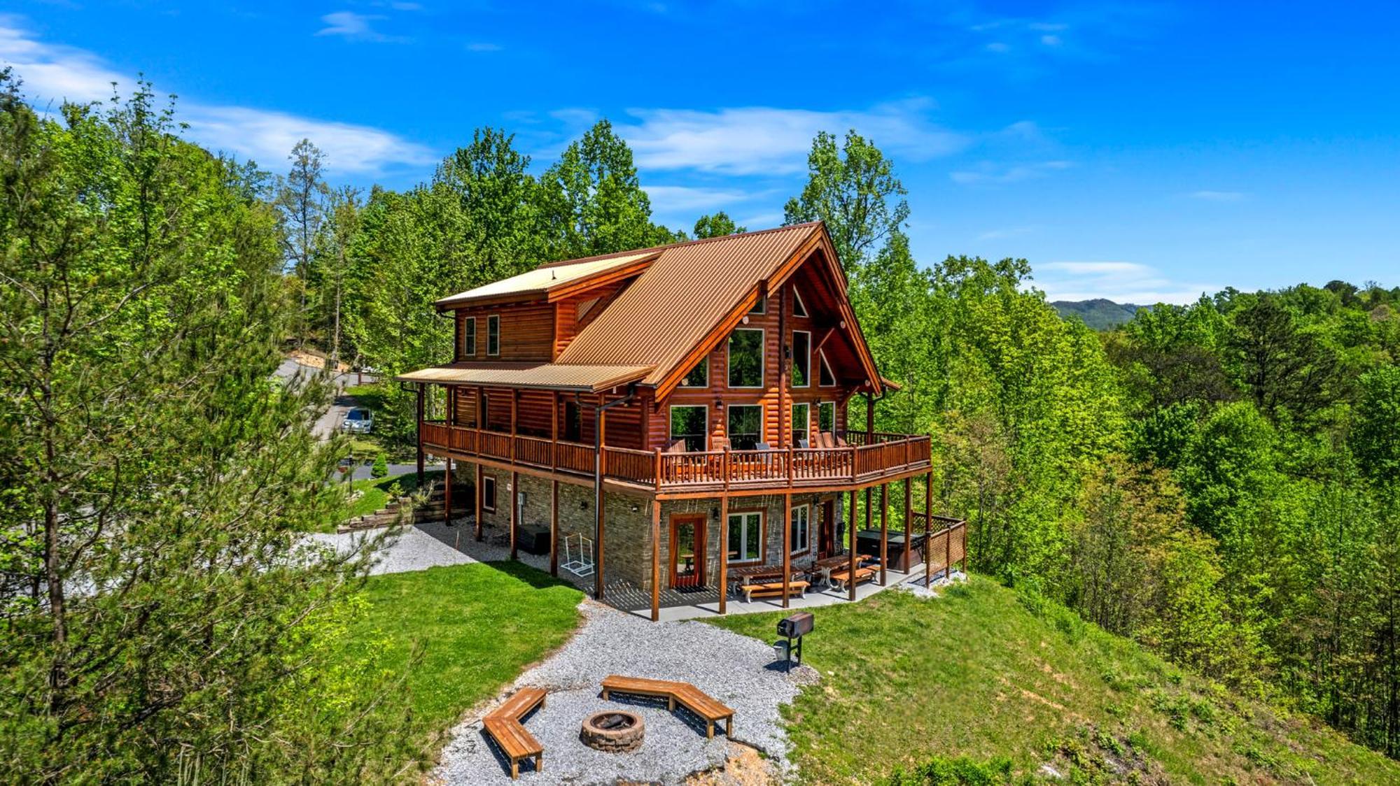 Ridge View Lodge Nature And Mountain View - Hot Tub - Firepit - Yard - Games Gatlinburg Bagian luar foto